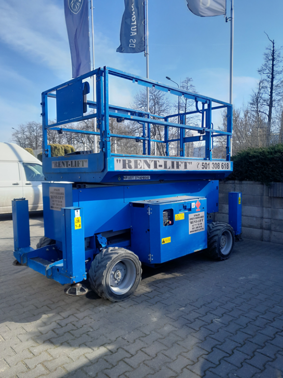 Podnosnik-nozycowy-spalinowy-GENIE GS-4069-RT